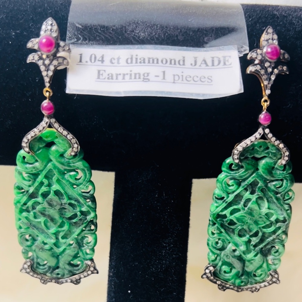 Art Deco Carved Earrings  1.04 ct JADE 💚💛